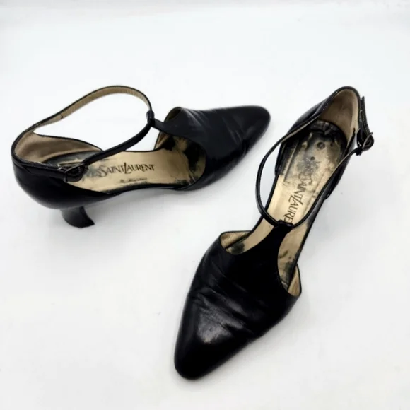 YVES SAINT LAURENT VINTAGE LEATHER T-STRAP ALMOND TOE MARY JANE SHOES BLACK 7.5